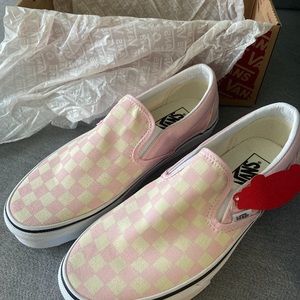 New women’s vans pink and yellow with tags.